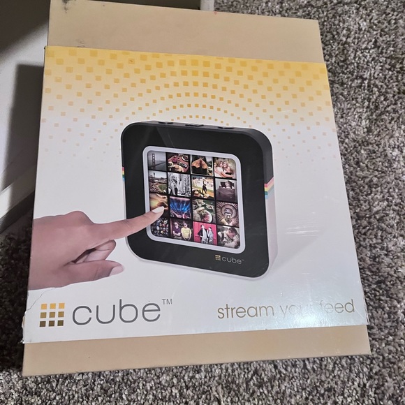 NEW CUBE Stream your feed - Picture 1 of 2